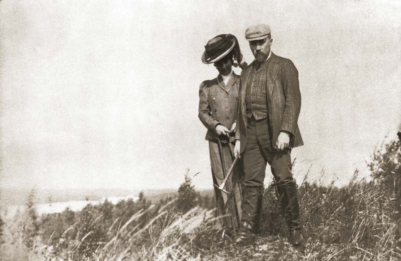 Рерих Н. К. и Рерих Е. И. 1904 г.