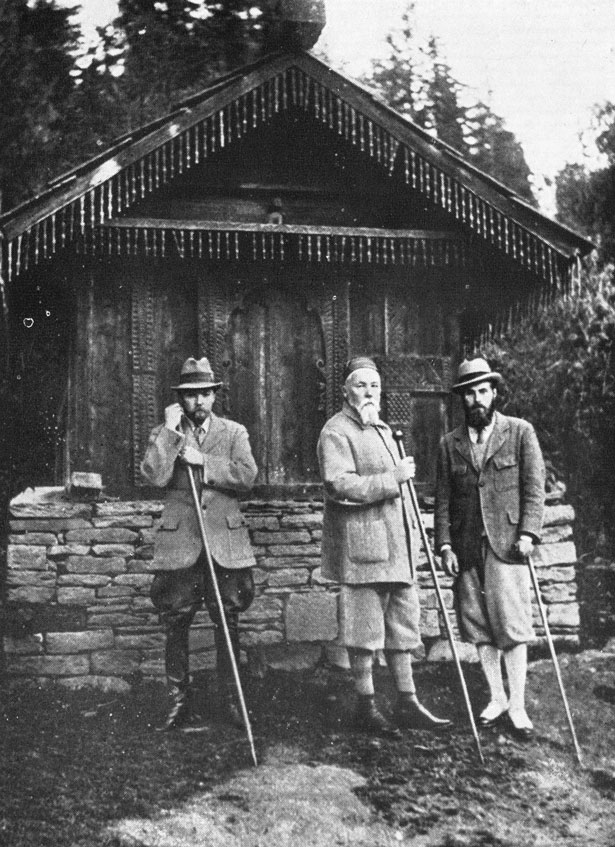 Рерих Н. К. с сыновьями Юрием и Святославом в Кулу. 1933 г.